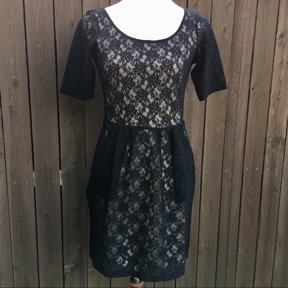 Silence + Noise | Black & Nude Lace Dress Size M